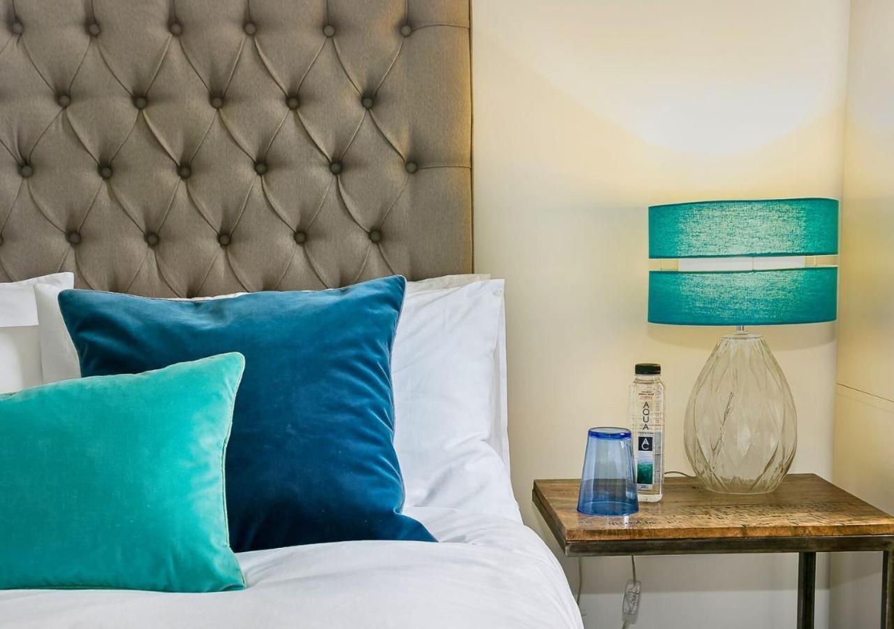 Bowen-Buscarlet Apartment Bicester Bagian luar foto